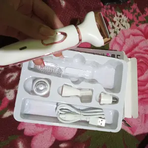 Foto 5 de cliente mostrando o aparador Liselle ou os itens recebidos